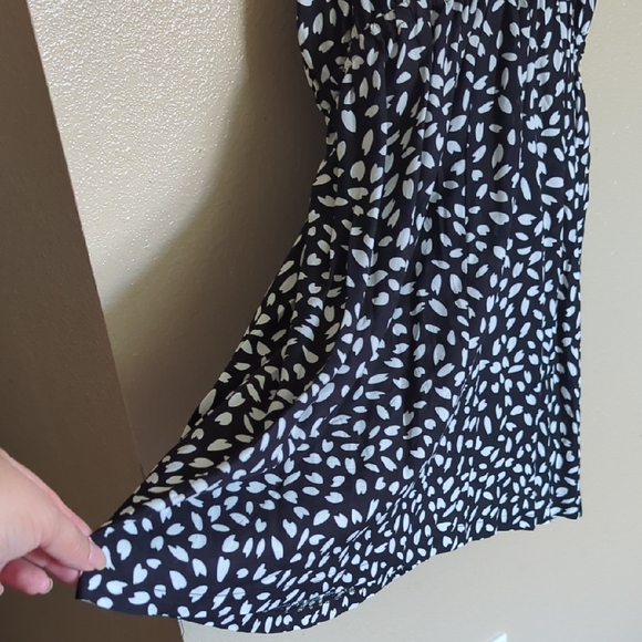 ⚡3x1 Bundle Dresses Cœur de Vague Black and White Halter Dress - Picture 4 of 12